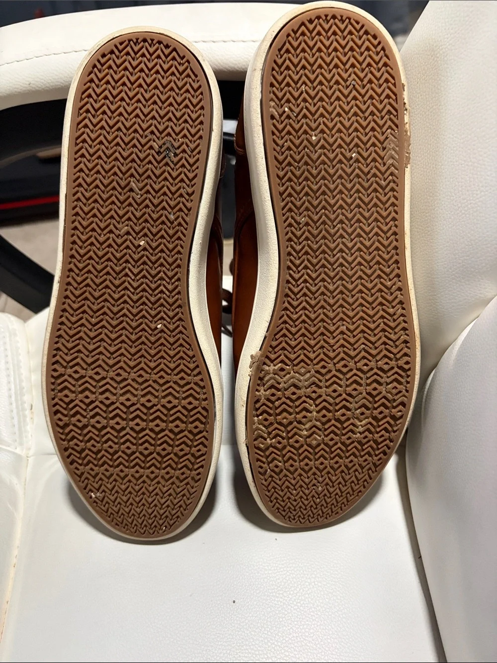 Steve Madden Men's Tan Leather Derby Shoes — Stylish Lace-Up Comfort